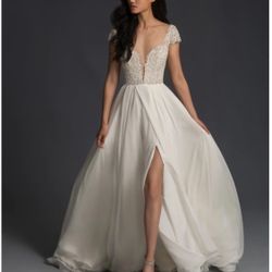 Wedding Dress/ Bridal Gown