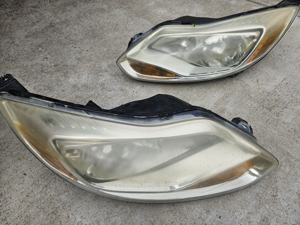 2013 Ford Focus Original Headlights