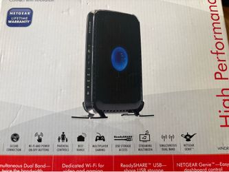 Netgear N600 Wireless Dual Band Router WNDR3400v2  Open Box. in Miami Dolphin Mall area.