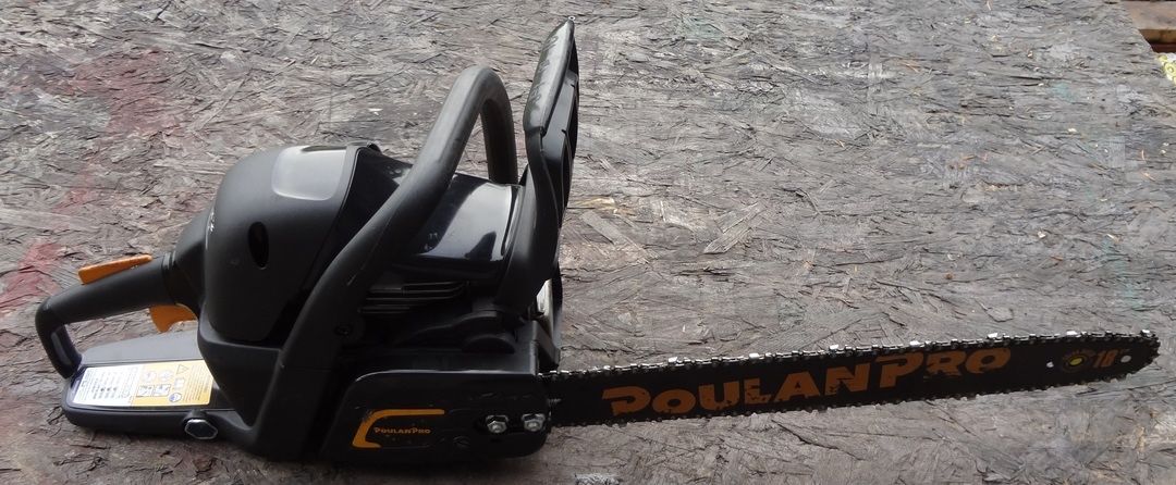 Poulan Pro PR4218 Chainsaw 42cc 18in