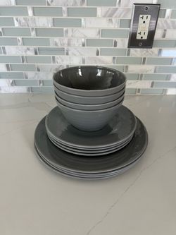 Gibson Home 12 Piece Round Melamine Dinnerware Set in Assorted Grey