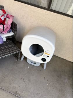 Smart cat liter box/self cleaning litter box