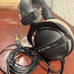 BeyerDynamic DT 770 Pro Studio Mixing Headphones