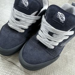  Boys Vans