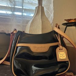 DONNEY & BOURKE 👜