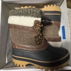 New Snow Boots  Size 10 Toddlers 