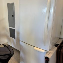 Kenmore Fridge/freezer