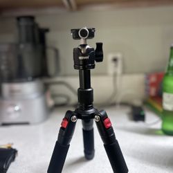 NEEWER TRIPOD 