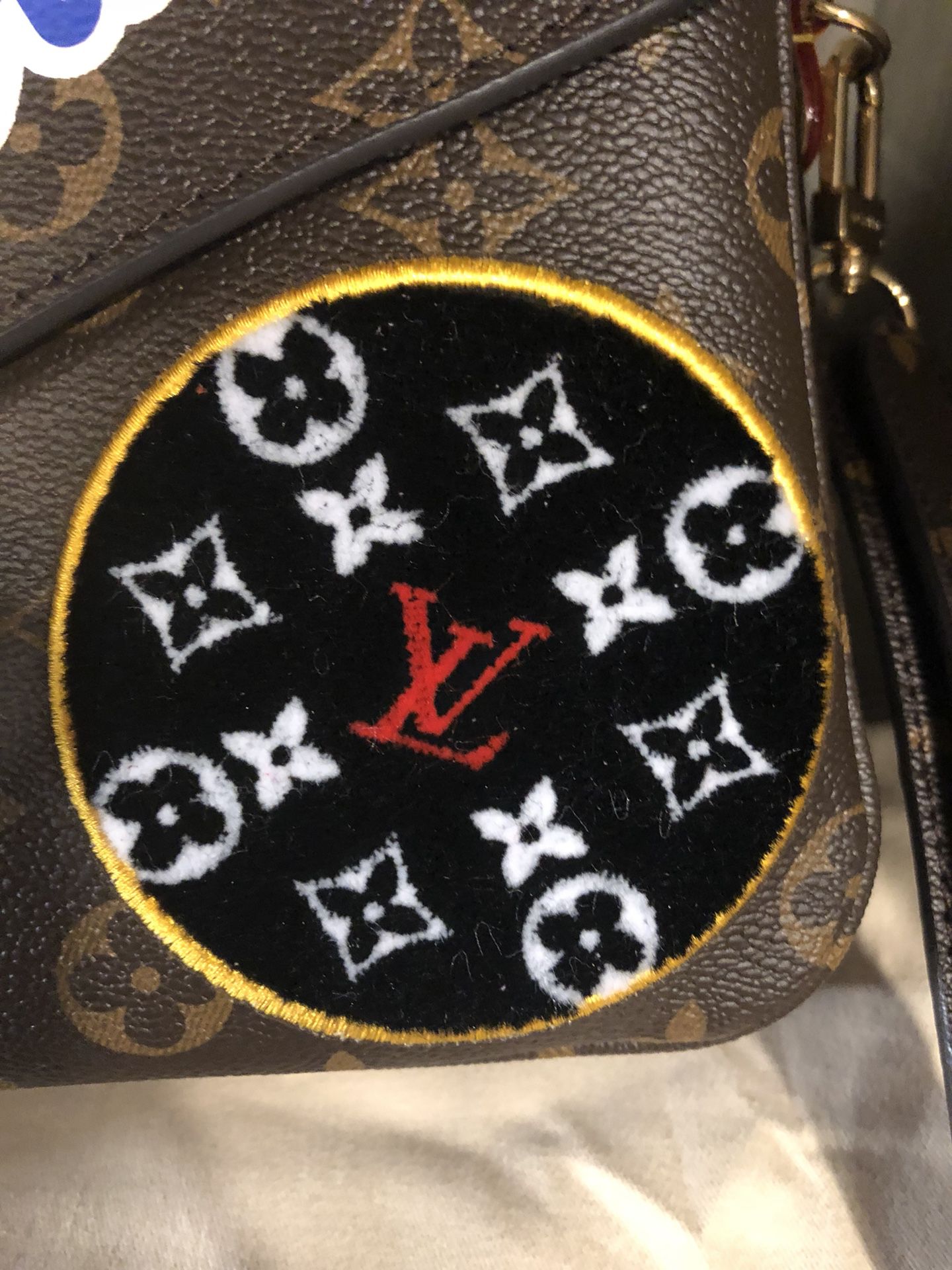 Authentic LV Pochette Accessoires NM for Sale in Seattle, WA - OfferUp