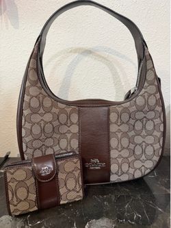 Coach Carmen Shoulder bag