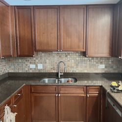 Kitchen 7 Wall Cabinets 1 12x36 1 36x36 Blind 1 36x36 1 15x36 1 30 x36 1 21x36 1 24x36