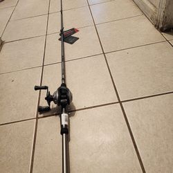 Abu Garcia Max Left Hand Baitcaster Combo 7ft 10-20lb Gear Ratio 6.8:1 Is Brand New 