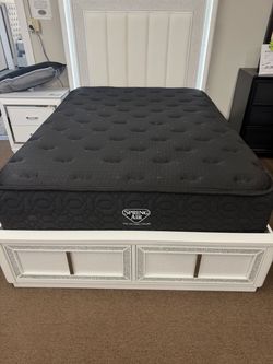 Queen size mattress Katrina firm