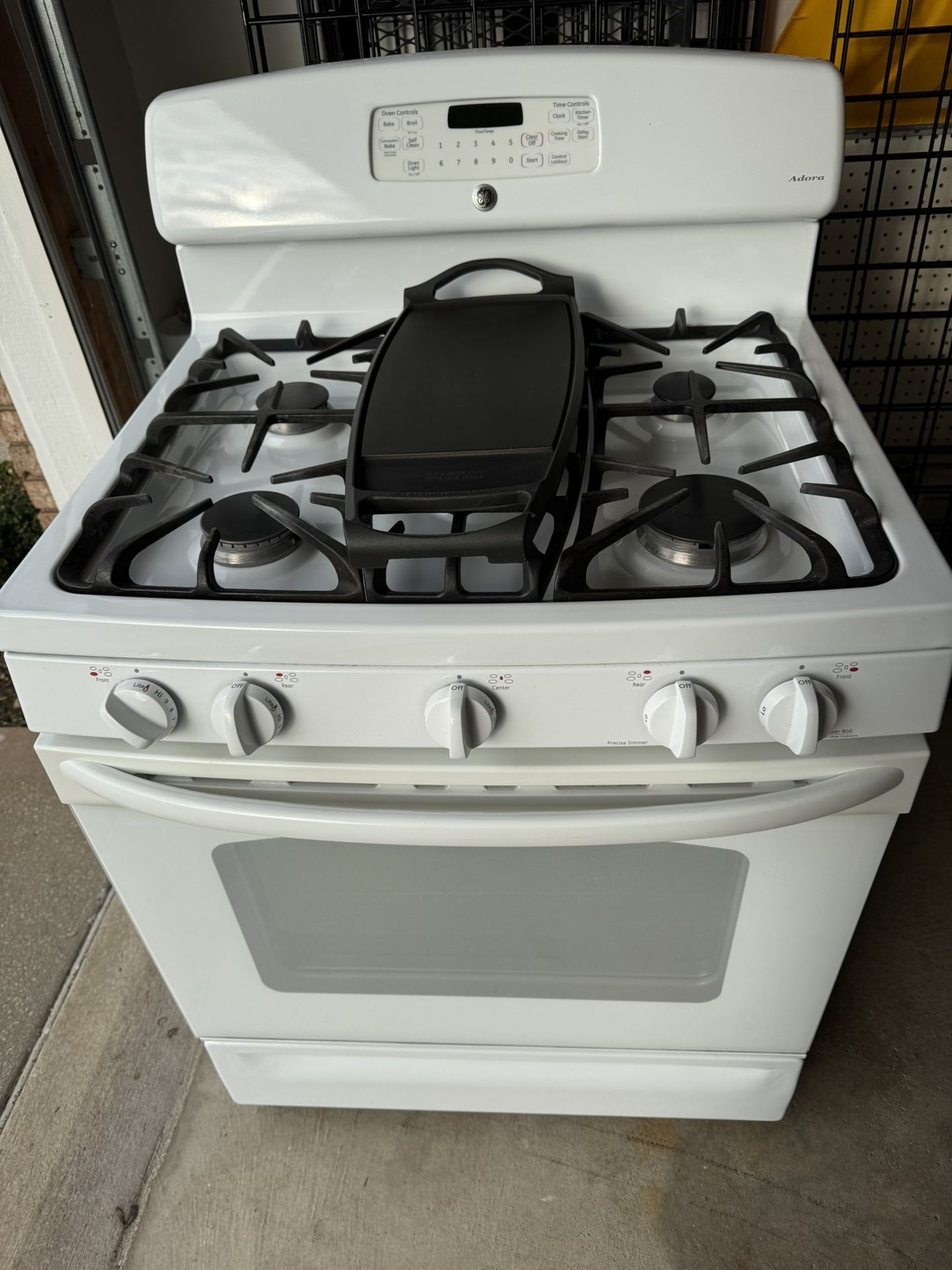 Adora Series by GE Cooking GAS Range White
