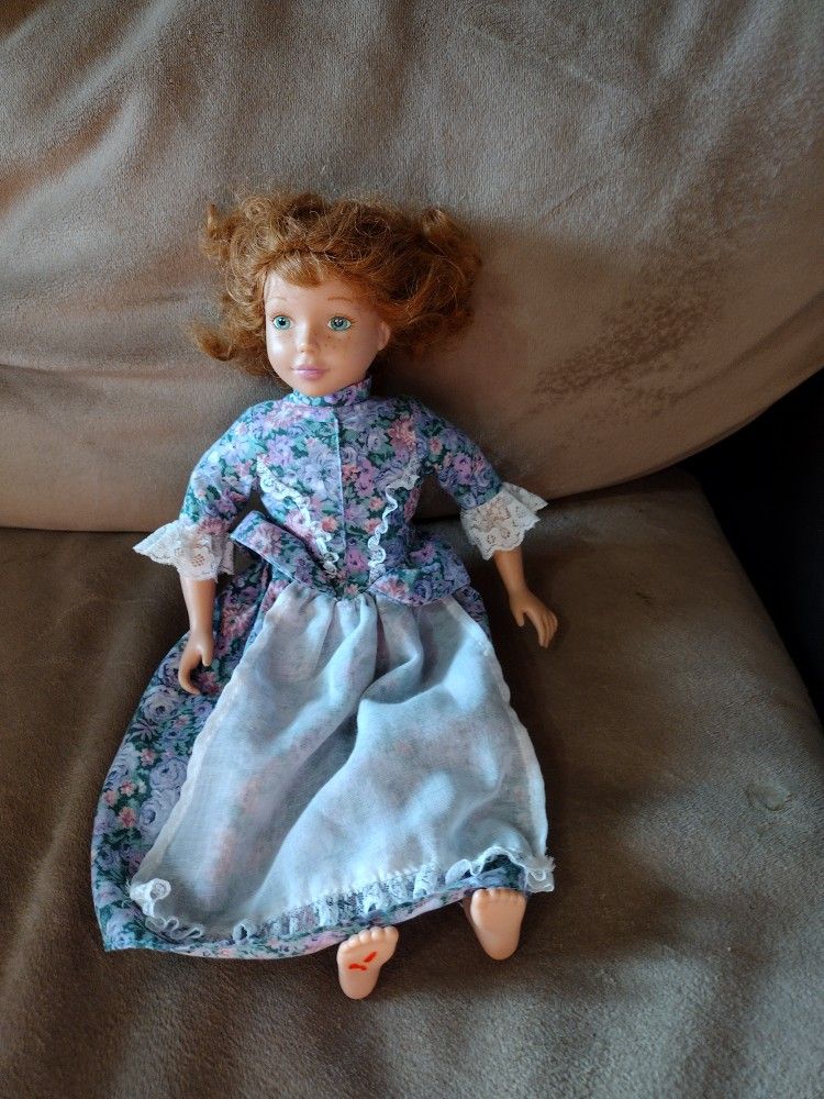 GIRLHOOD JOURNEYS, SHANNON Marie's dress 1997 ERTL SAN FRANCISCO, 1880 14" VINYL