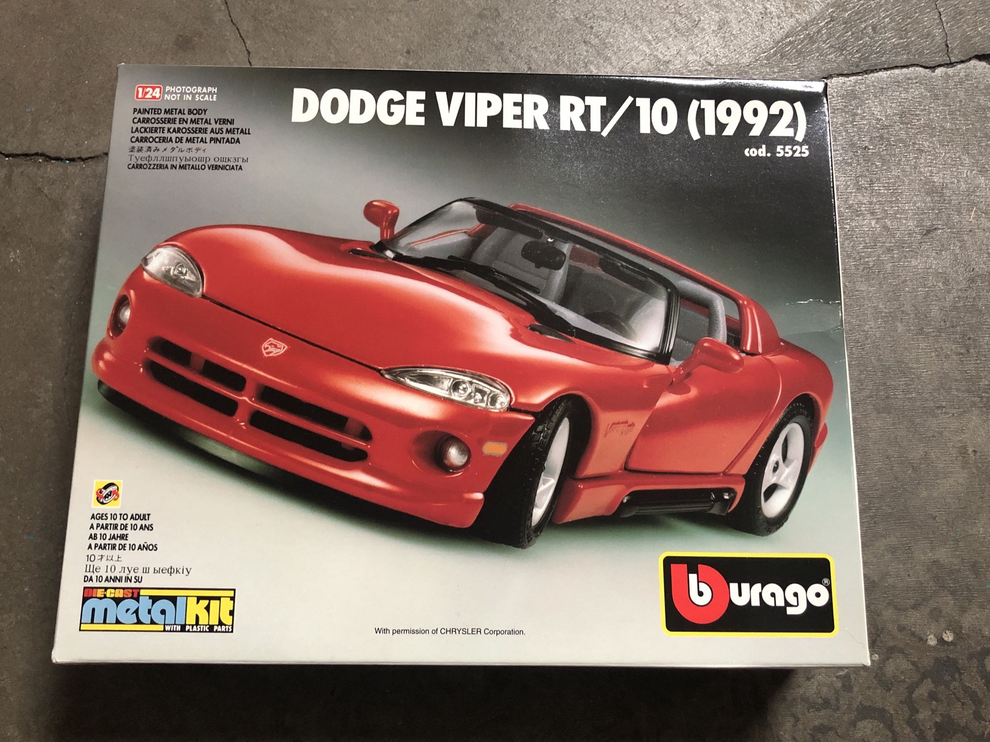 Burago Dodge Viper RT/10 Model Kit