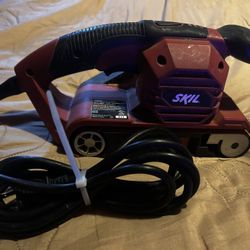 Skil 7510-01 120 Volt 3-InchX 18-InchBelt Sander,Red