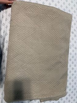 Queen sheet/blanket for bed