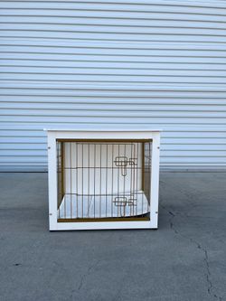 Modern Furniture Style Dog Crate End Table – White & Gold – Like New