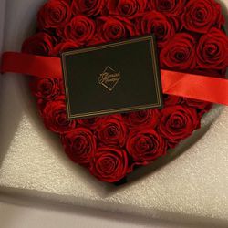New Beautiful Preserved Bouquet Of Roses