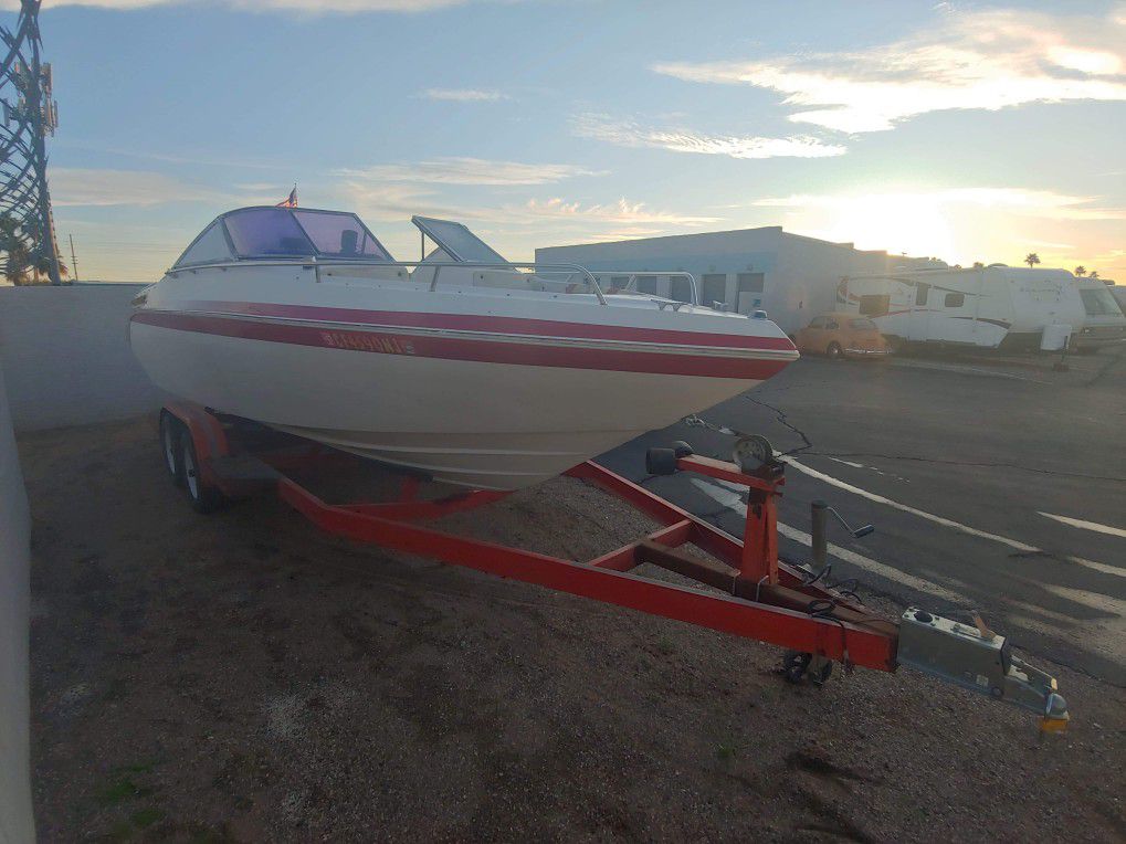 1989 Reinell boat with Trailer
