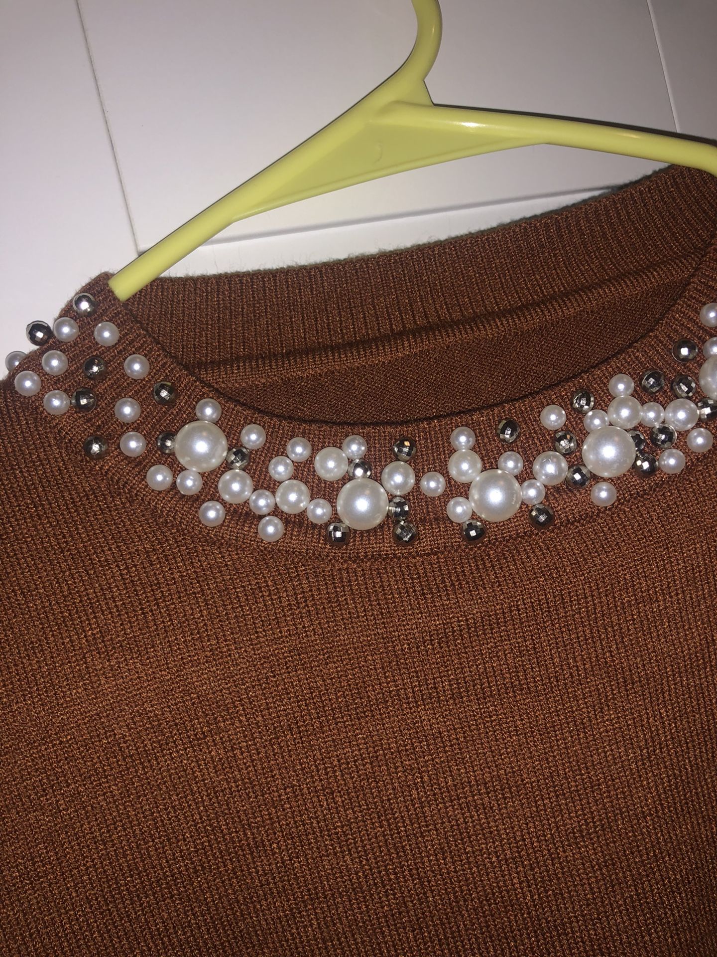 Gorgeous sweater with pearls NEW ! Size S-M