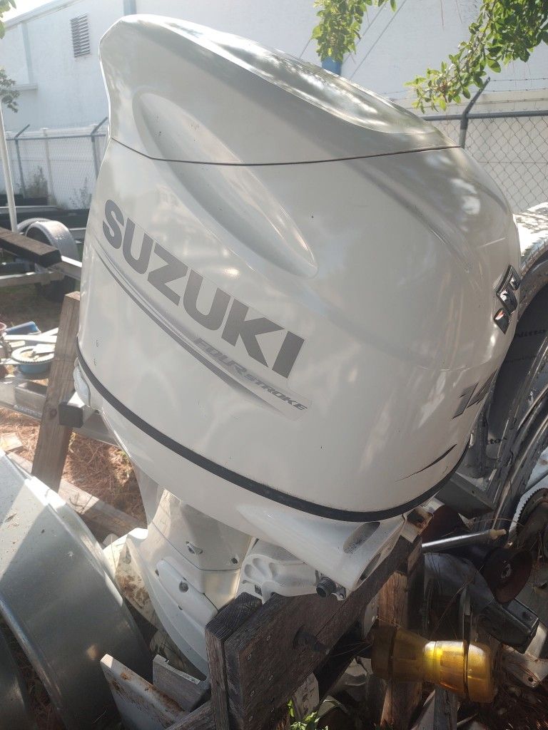 2016 Suzuki 140 HP Engine Outboard Motor Boat