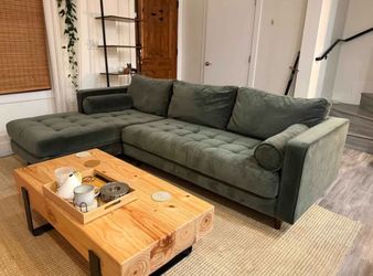 Tufted Velvet Right Sectional - Plush Pacific Green - Sven 100"