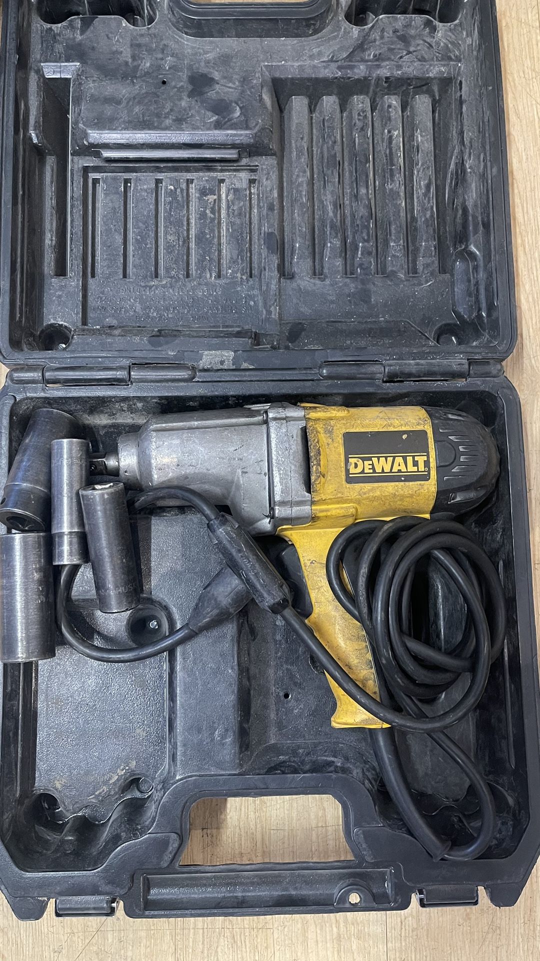 Dewalt Heavy Duty Wrench kit good condition