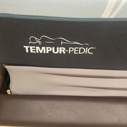 Tempur-Pedic Luxe Adapt Firm