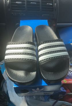 Adidas flip flops size 3 kids