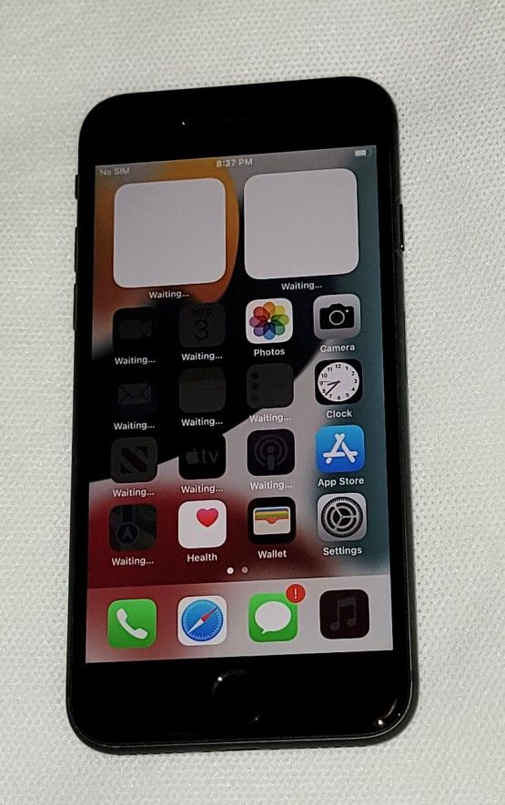 Excellent Condition UNLOCKED APPLE iPhone 8 64GB LOW PRICE
PHONE WORKS ON ALL NETWORKS