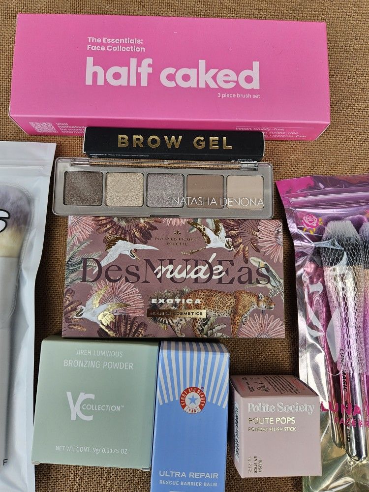 MakeUp And Brushes