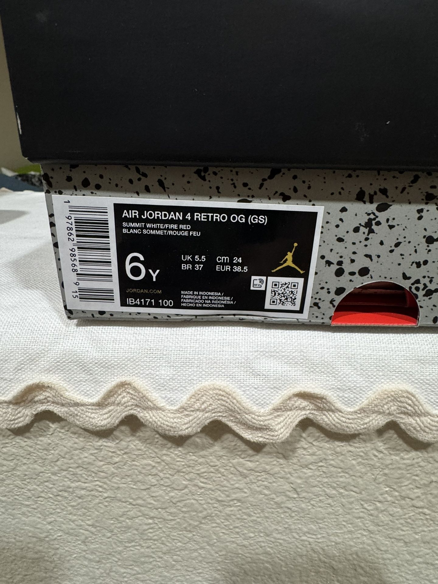 Air Jordan 4 Retro “White Cement”