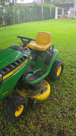 John Deere D110 riding mower