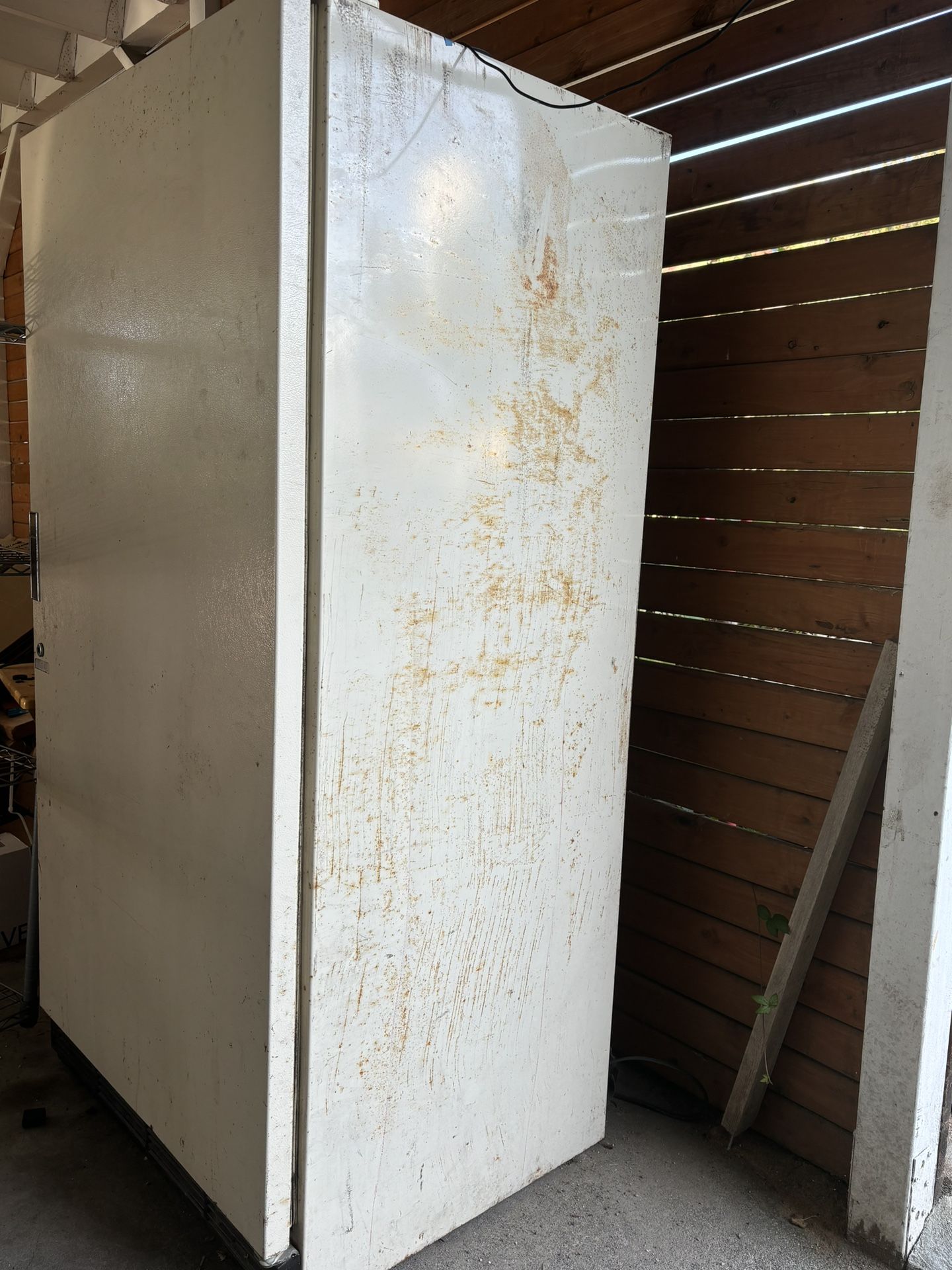 Sear’s Coldspot standing freezer -Works Good!