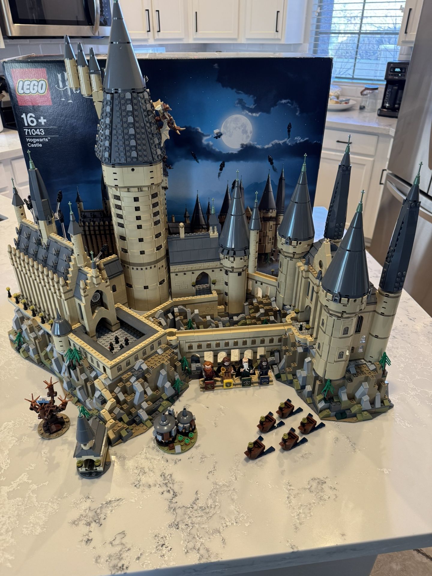 Lego Harry Potter Hogwarts Castle 71043 - Like New - 100% Complete