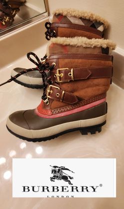 $125 BURBERRY Boots