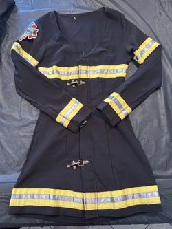 Women’s Small Fireman Halloween Costume