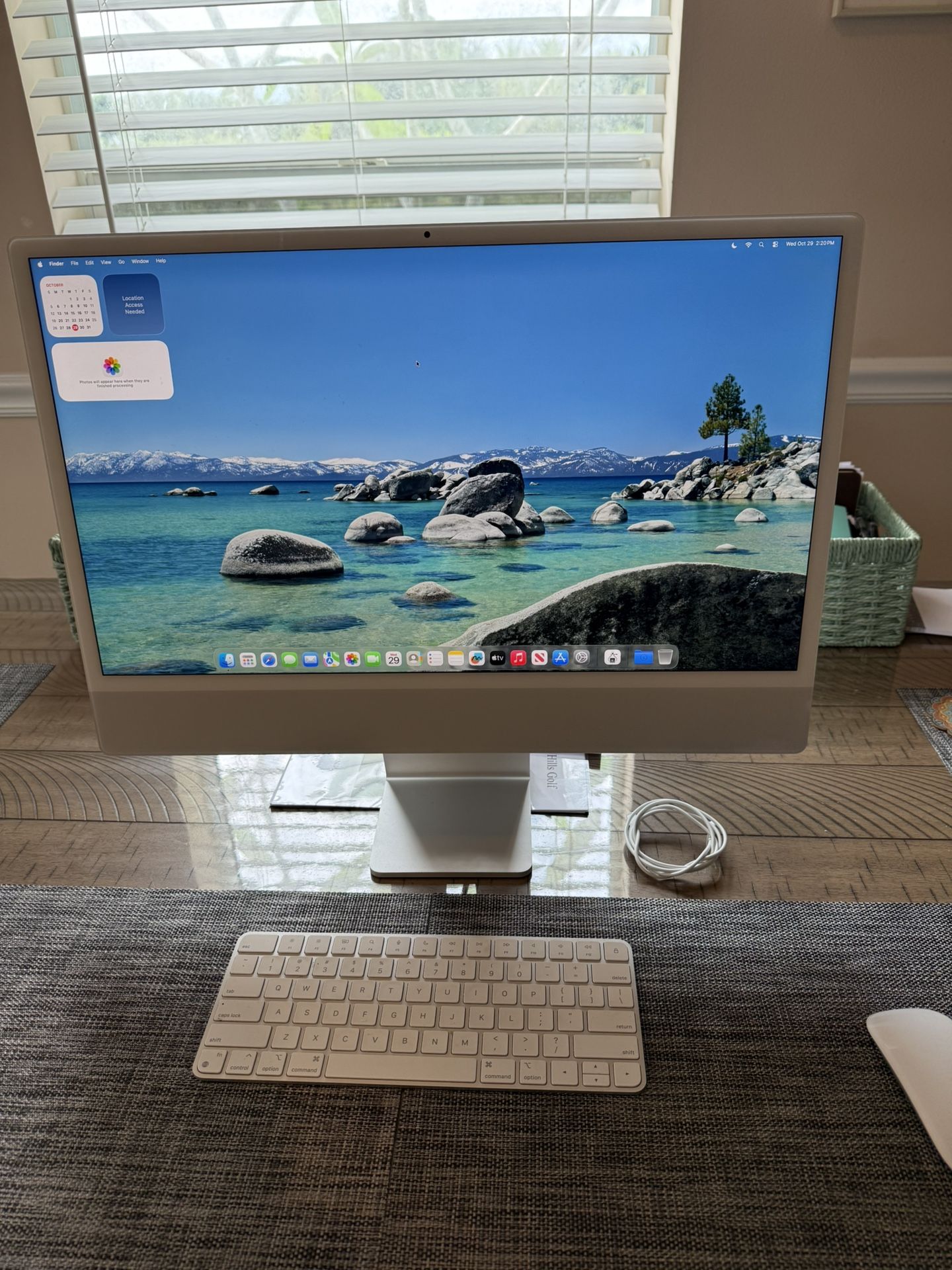 Apple IMac 24” gorgeous like new! 