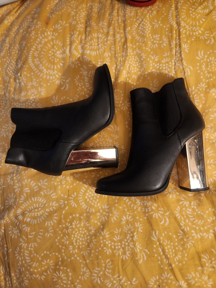 Like New Black Boots With Gold Chunky Heel Size 6