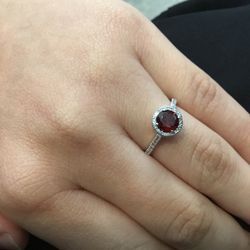 14K Round Garnet With Diamond Halo Ring Size 7 