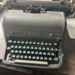 Antique Typewriter-It Works!!