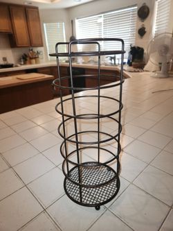 TOILET PAPER HOLDER