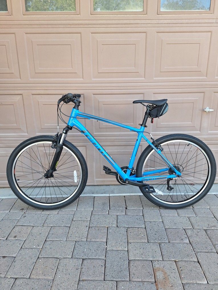 GIANT ATX 27.5 INCH MOUNTAIN BIKE LIKE NEW ( CHECK MY OTHER BIKES)