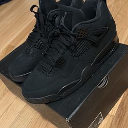 Black Cat Jordan 4