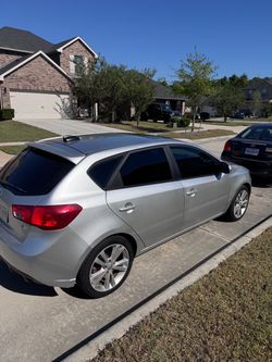 2011 KIA Forte 5-Door