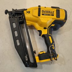DEWALT 20V MAX XR Lithium-Ion Electric Cordless 16-Gauge Angled Finishing Nailer (Tool Only)