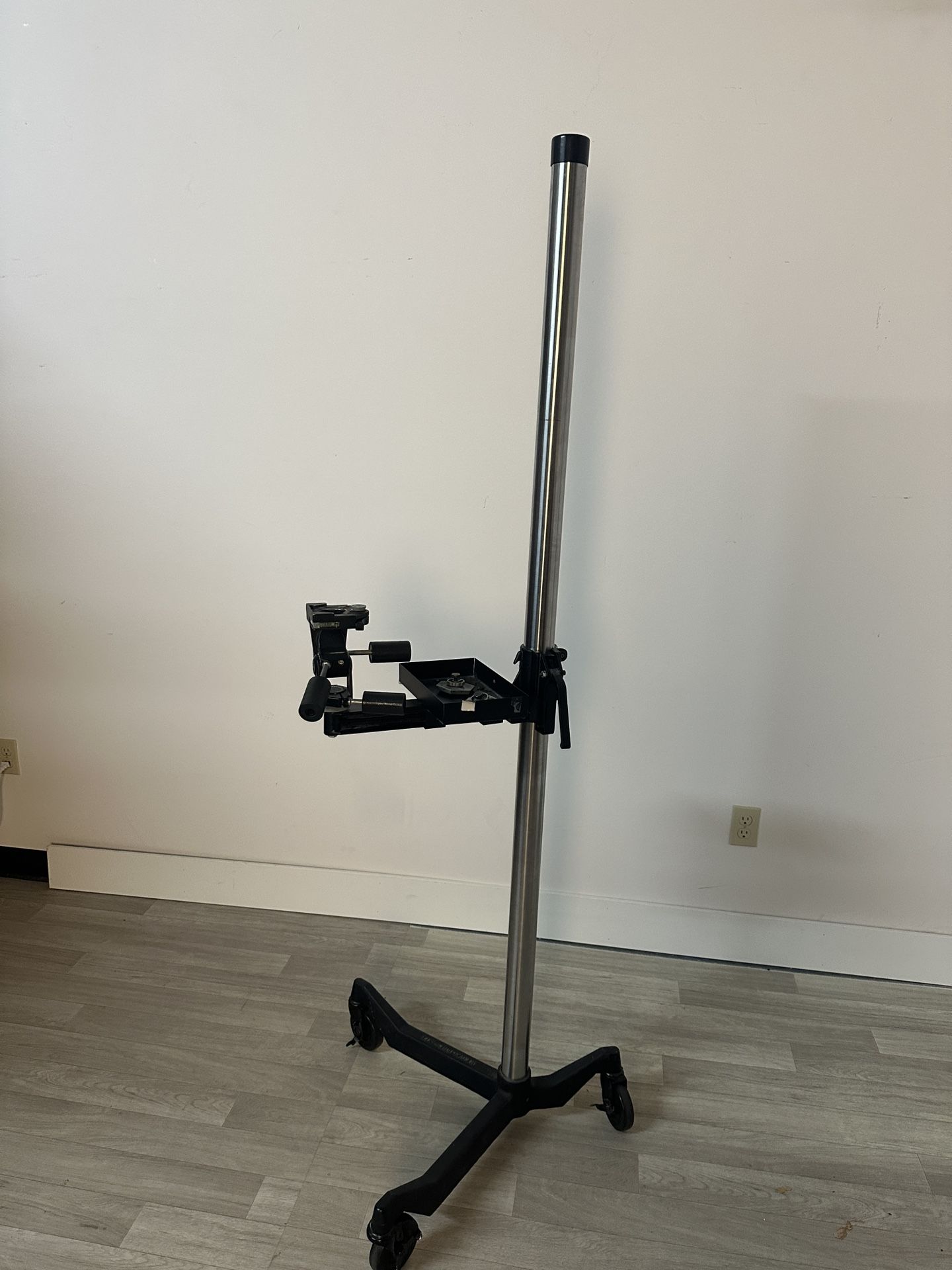 Regality Six Heavy Duty Studio Camera Stand for Sale in Woodinville, WA