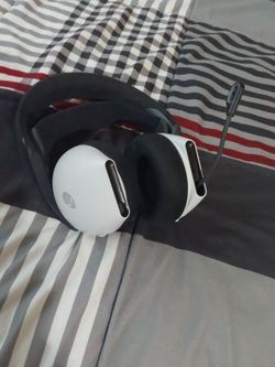Alien headphones